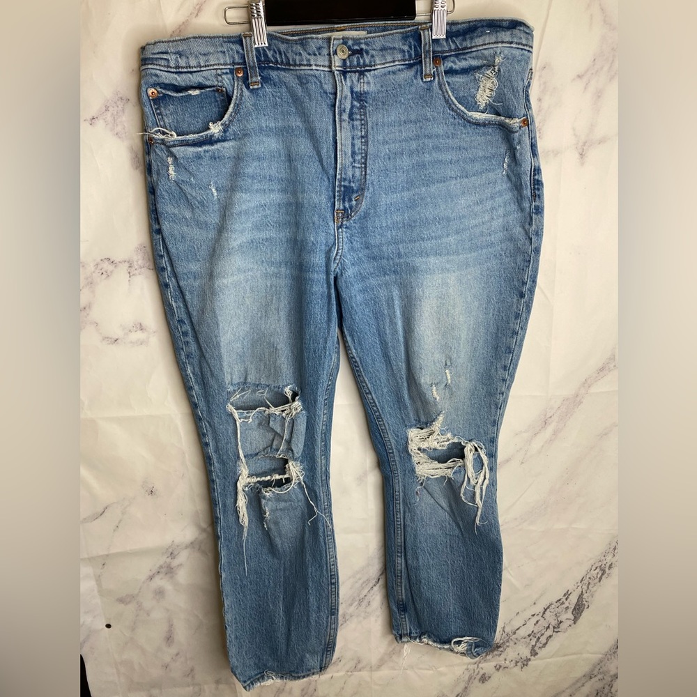 Abercrombie and Fitch A&F the Skinny High Rise Distressed Denim Jeans - J31